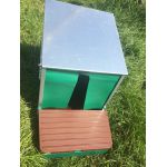 nestomatic legnest, met klep waar kippen gemakkelijk op kunnen staan